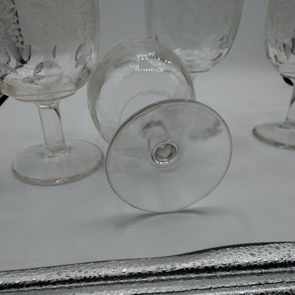 Bartlett Collins Decoration 806 Clear with Gold Trim. Lovely Etched Grape Vine - Picture 3 of 5